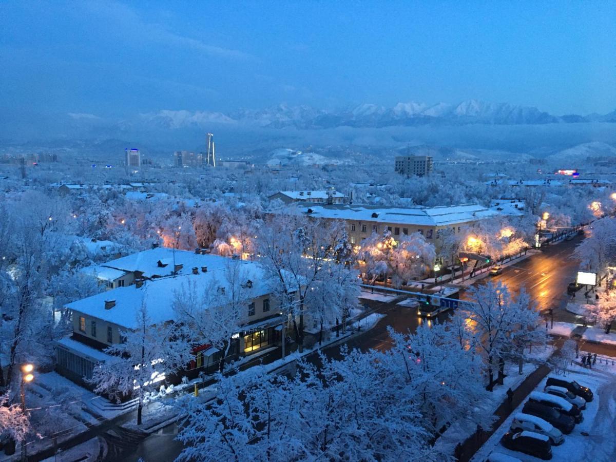 "Картина Горных Вершин" Квартира- "Mountain View" Apartment Almaty Bagian luar foto