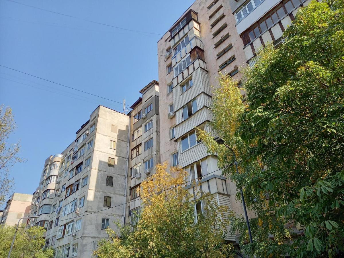 "Картина Горных Вершин" Квартира- "Mountain View" Apartment Almaty Bagian luar foto