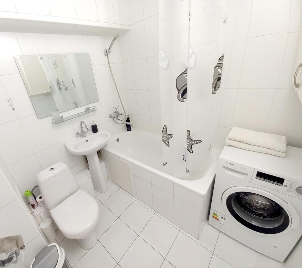 "Картина Горных Вершин" Квартира- "Mountain View" Apartment Almaty Bagian luar foto